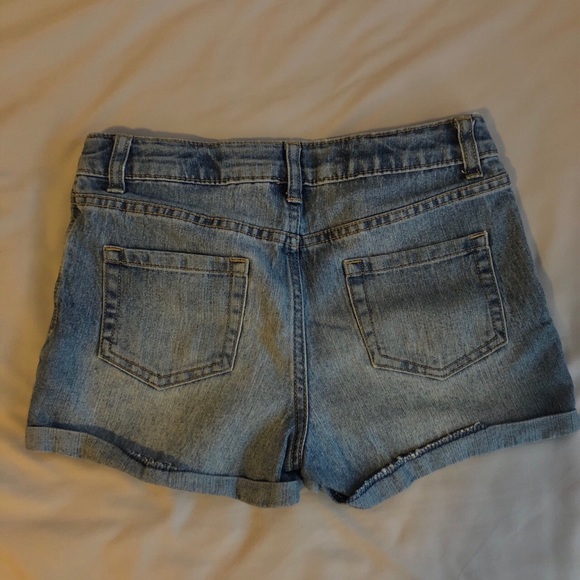 Light Washed Denim Shorts - Picture 3 of 4